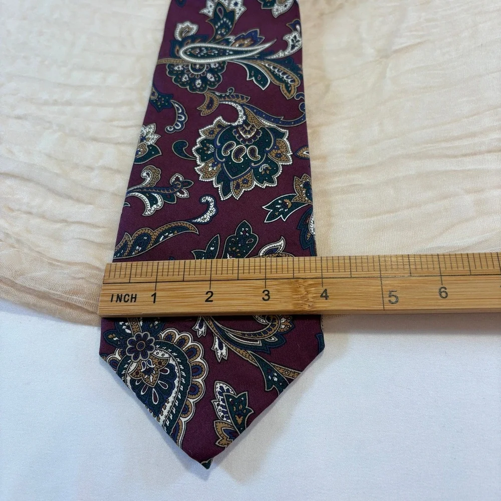 G.J.Chan Nordstrom Bold Burgandy Navy Paisley USA Made 58